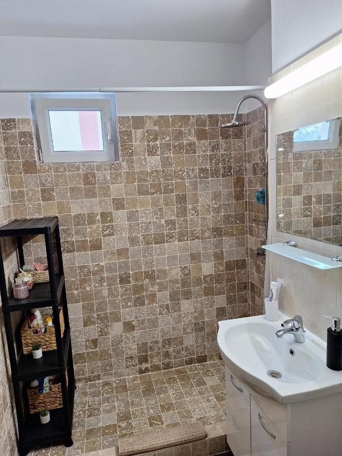 Apartament Tokyo Bukares Bagian luar foto